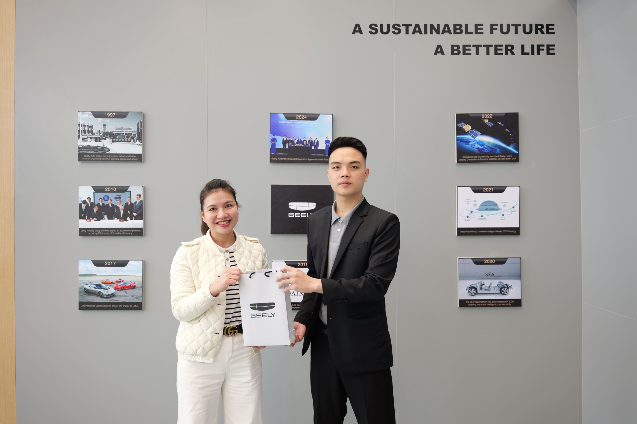 Những món quà độc quyền Geely Quảng Ngãi tri ân khách hàng